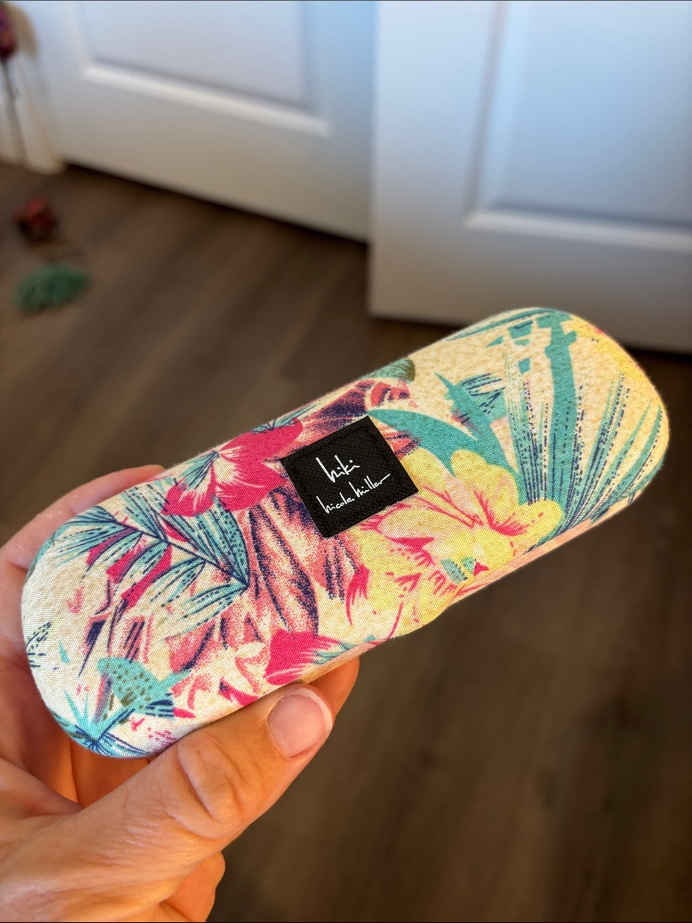 Niki Nicole Miller Eyewear Glasses Hard Shell Case Hawaiian Tropical
